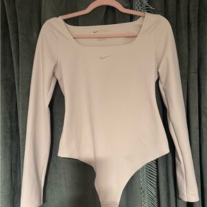 Nike Form Women's Off-White Long Sleeve Bodysuit NWT